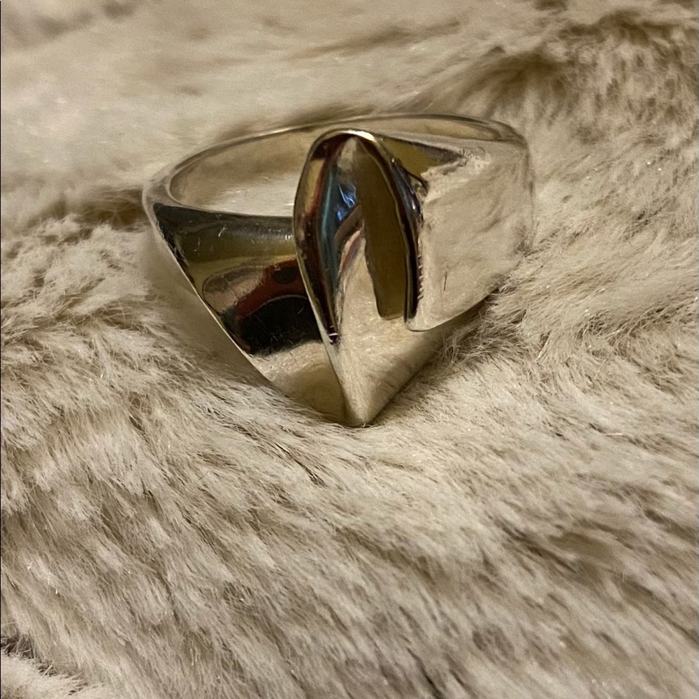 Sterling Silver 925 Ring Size 7.5